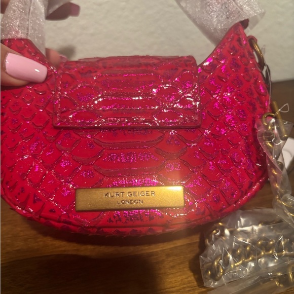 Kurt Geiger Shiny Fushia Micro Chelsea Hobo with Gold Details - Picture 8 of 12